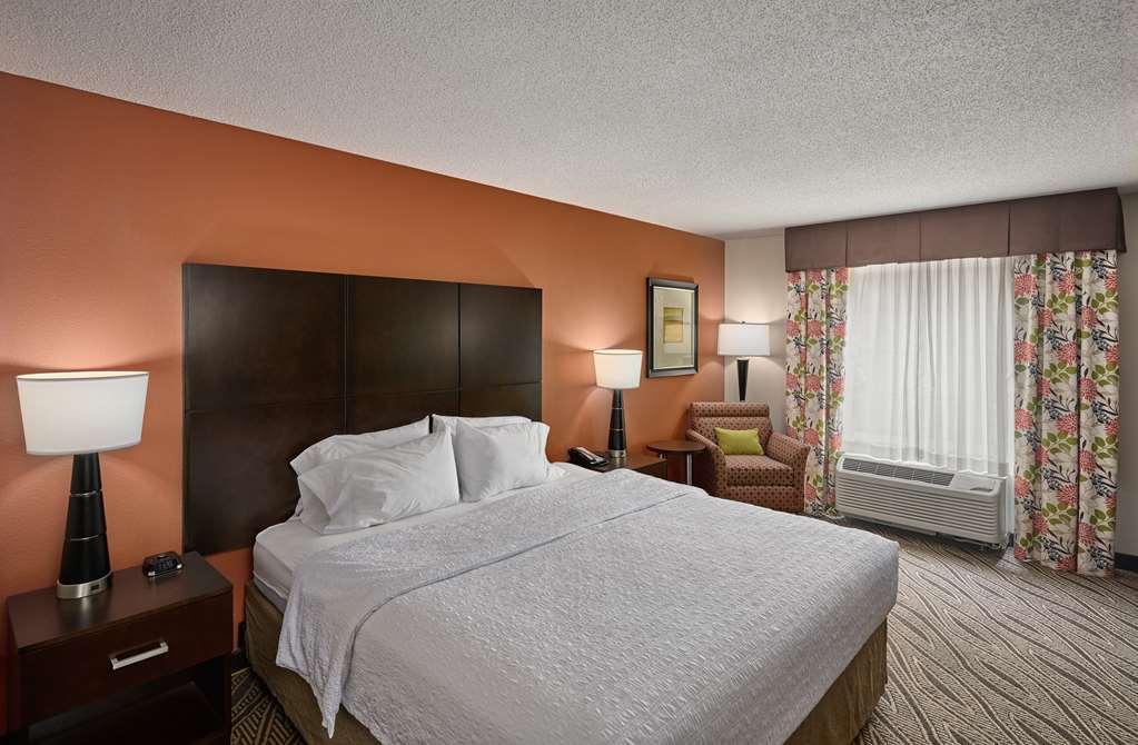 Hampton Inn Evansville Airport Habitación foto