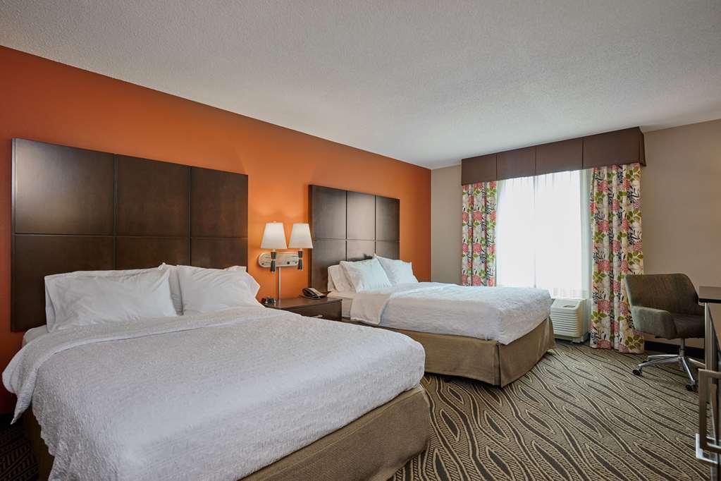 Hampton Inn Evansville Airport Habitación foto